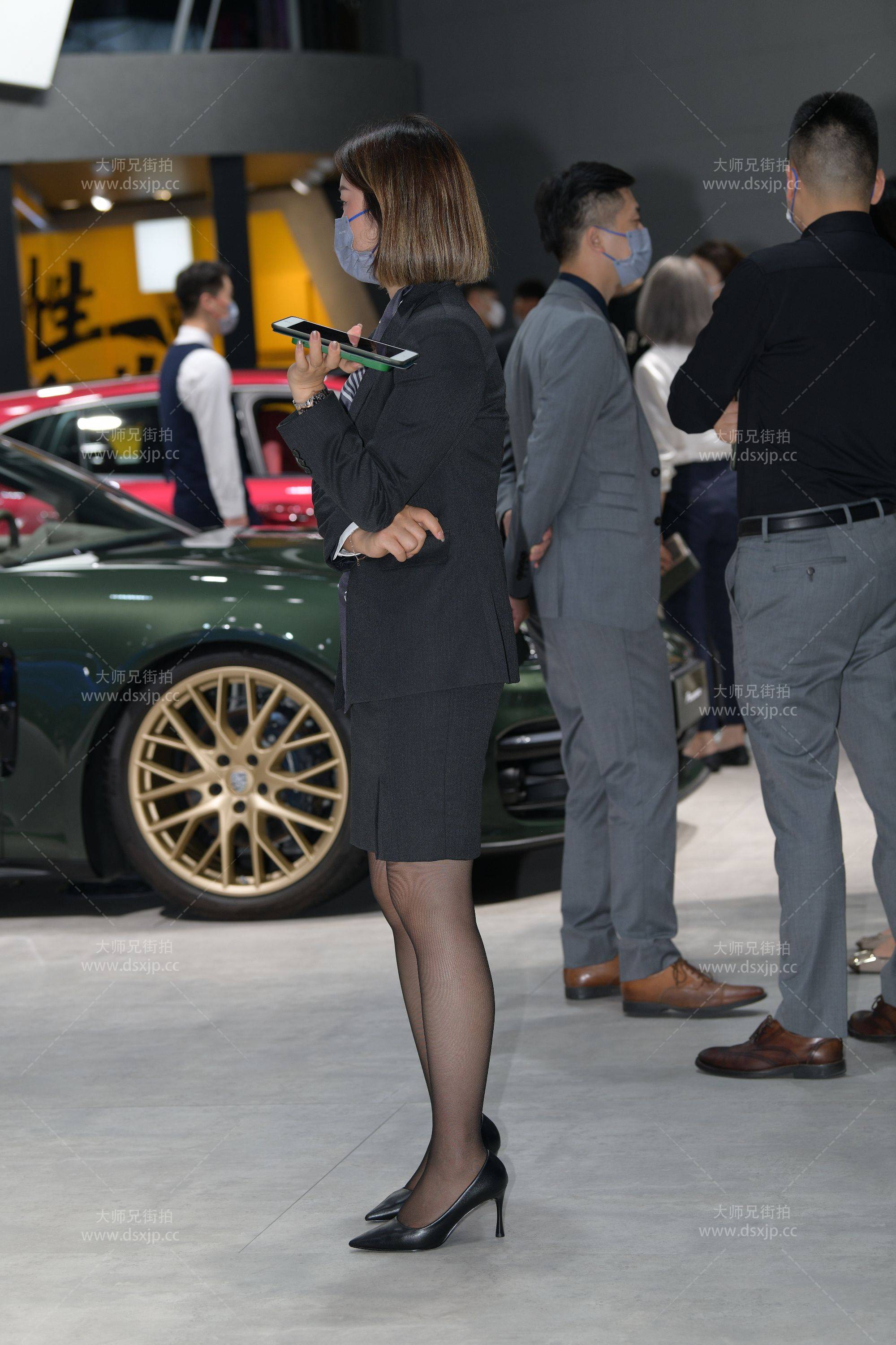 车展制服黑丝少妇