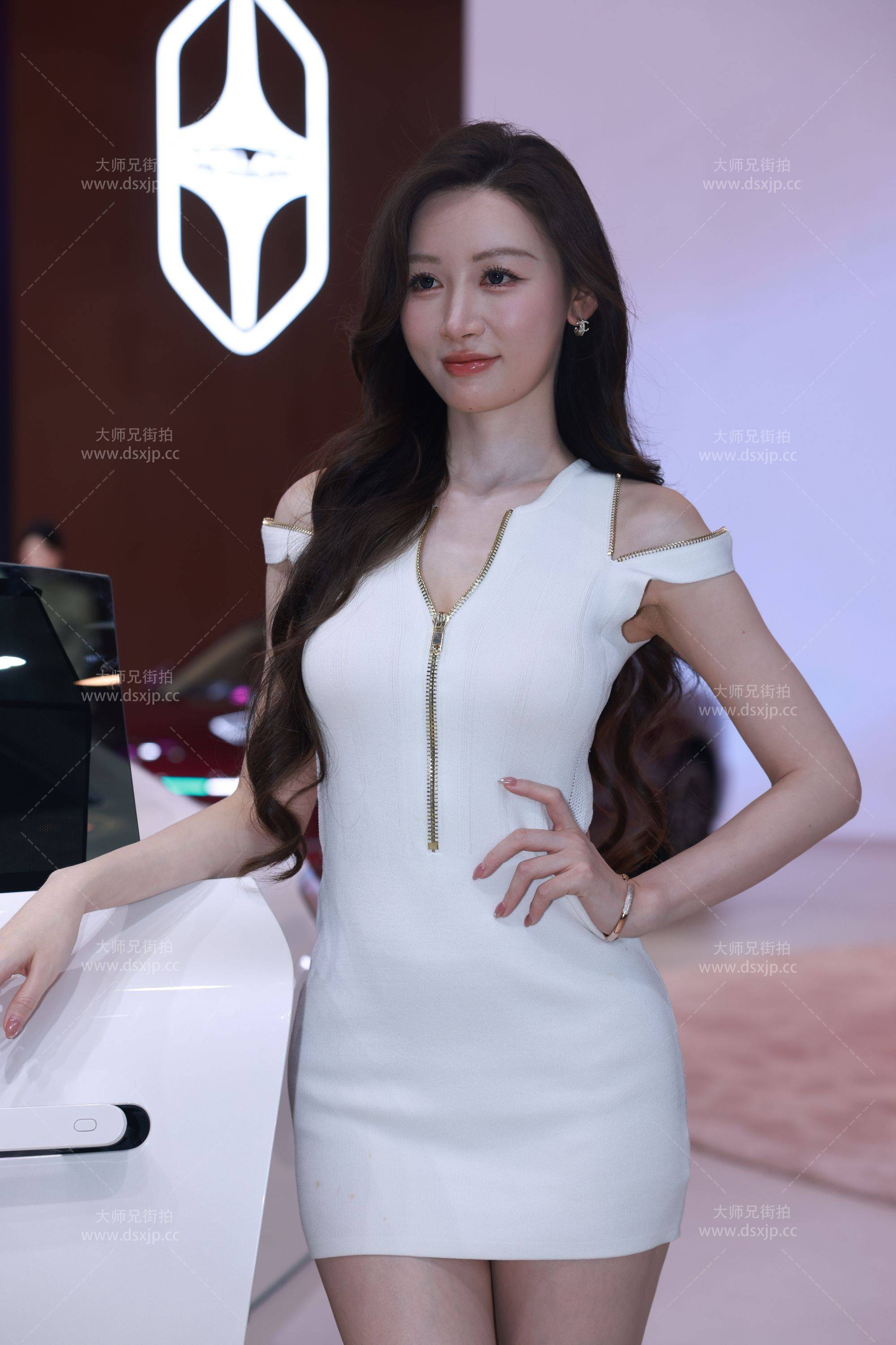 554A8196_compress.jpg