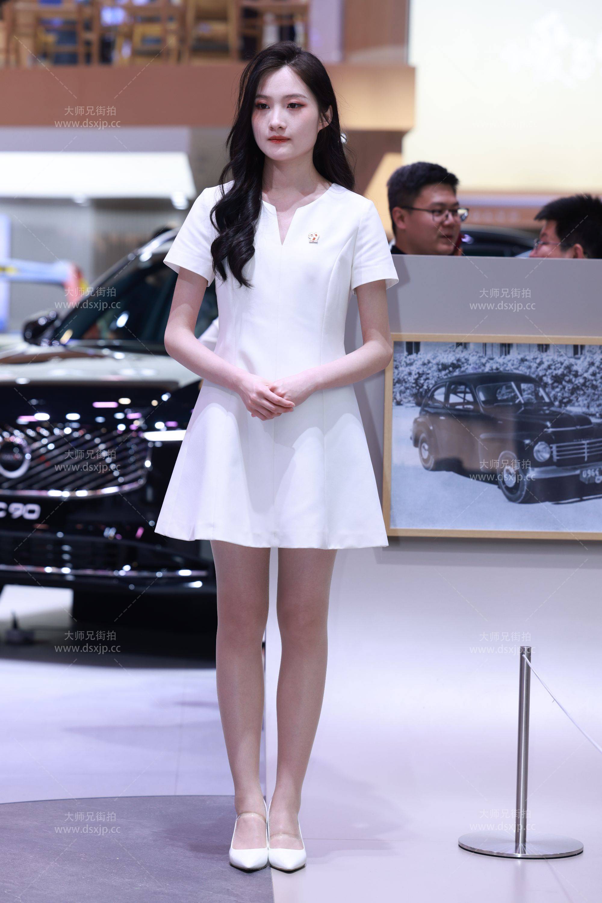 554A1174_compress.jpg