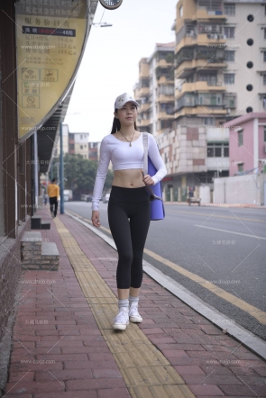 练习瑜伽的女孩【套图+305P】