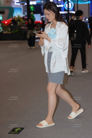 拖鞋肉丝礼仪小姐姐