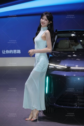 甜美可爱大长腿