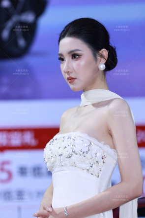 北京车展小露娜的晚礼服【套图+视频】