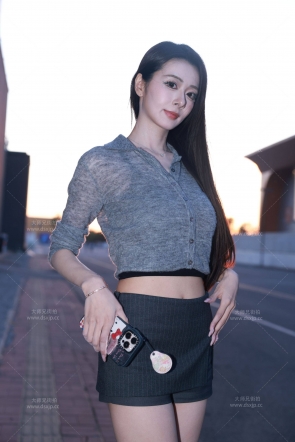 气质大长腿美女模特