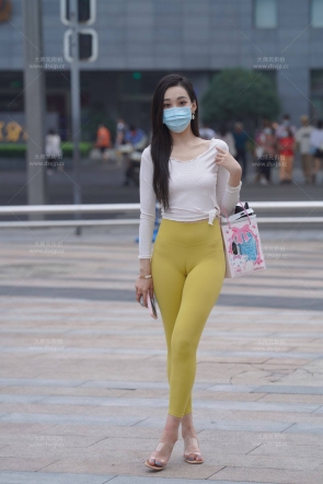 瑜伽裤美女【套图+视频】
