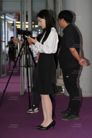 气质肉丝制服美女