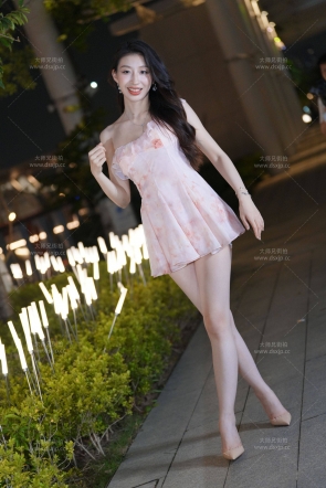 雪白美腿小乐