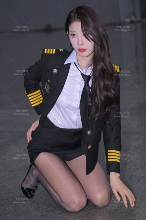 制服黑丝美腿