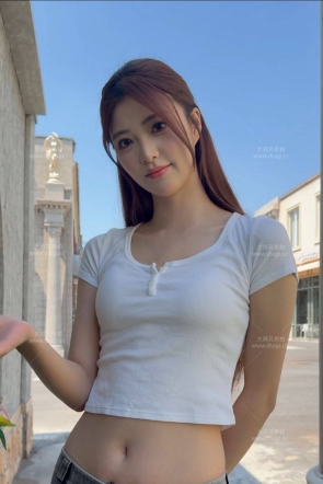 洛洛的紧致牛仔裤