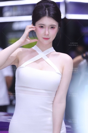 26成都车展百万网红苏苏-有惊喜哟！