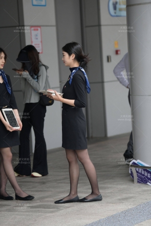 黑丝捷豹路虎小姐姐