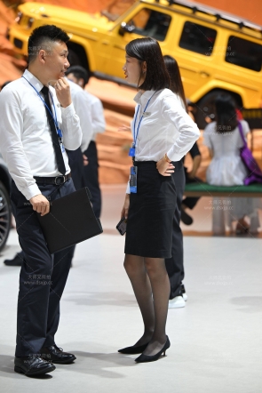 制服黑丝少妇销售