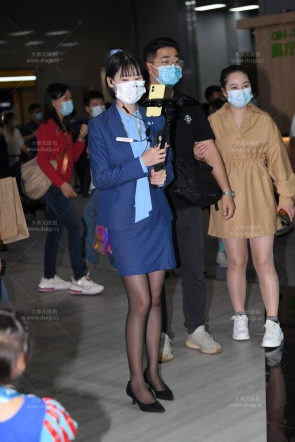 黑丝制服在直播