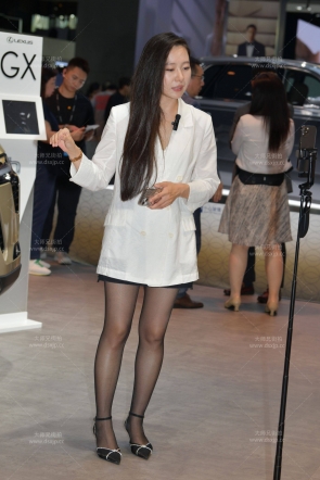 车展直播肉丝美腿少妇
