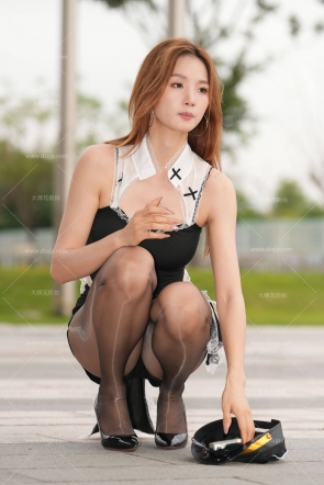 妩媚动人的黑丝大长腿【套图+148P】