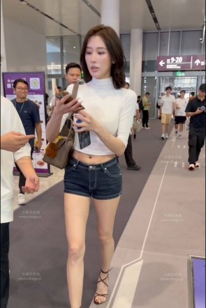 迷人大长腿【视频】