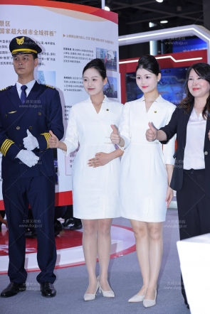 案场客服的肉丝美腿