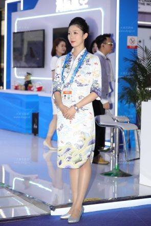 海航的肉丝美腿小姐姐