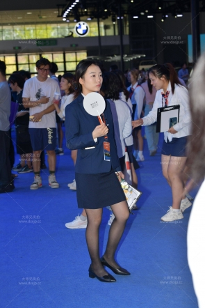 制服黑丝汽车销售