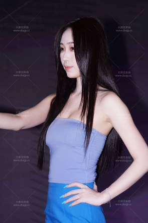 蓝色针织裙
