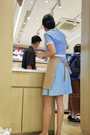 4K视频蓝色工装好利来店员肉si身材颜值顶2分21秒