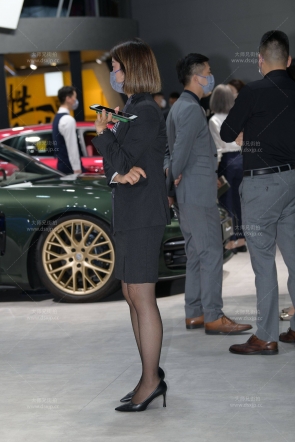 车展制服黑丝少妇