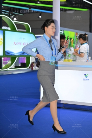 制服肉丝包臀裙美女